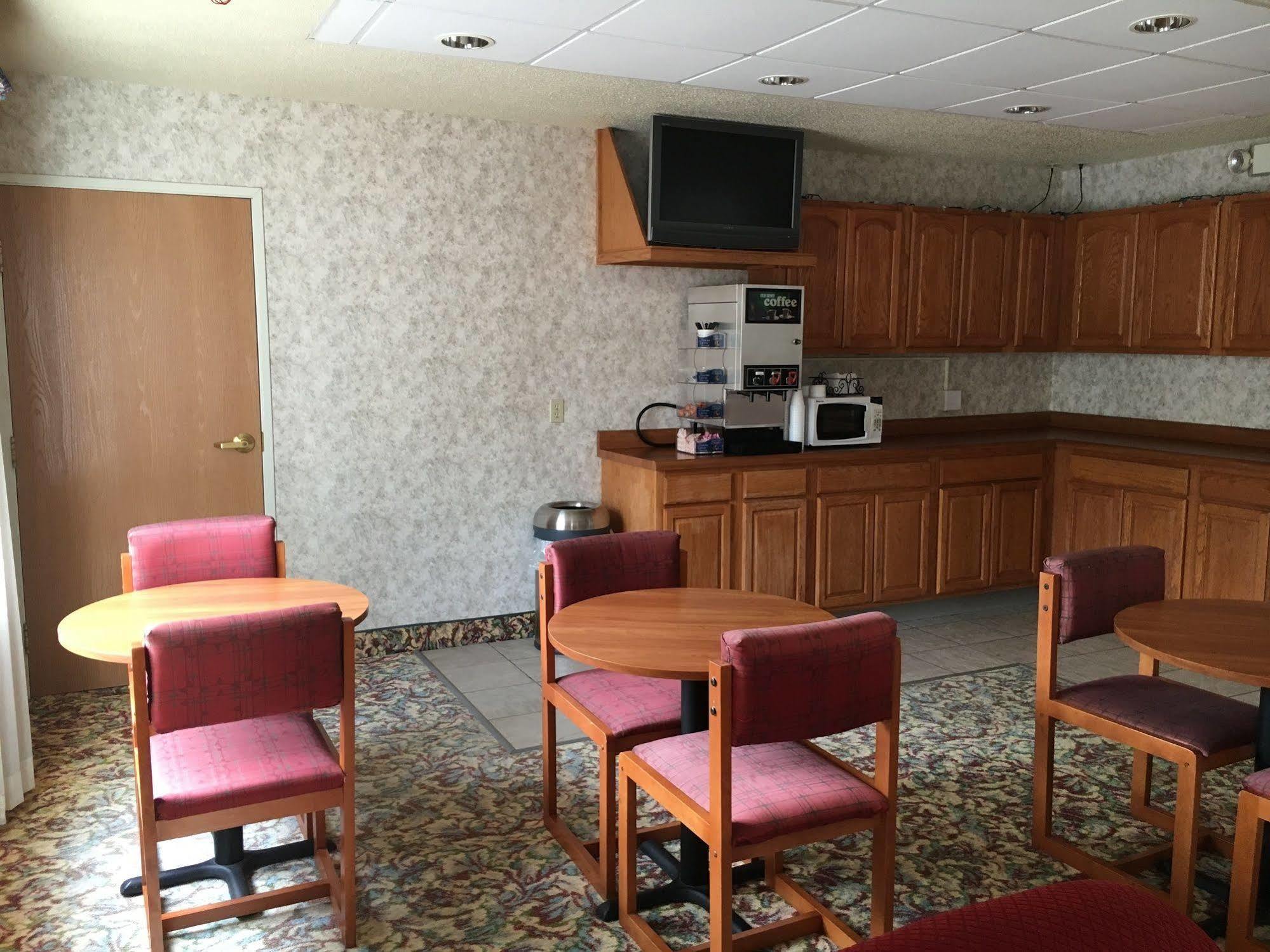 Budget Host Inn Allegan Εξωτερικό φωτογραφία
